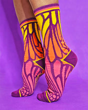 Load image into Gallery viewer, SOUL SENTINEL WING THEORY SOCKS