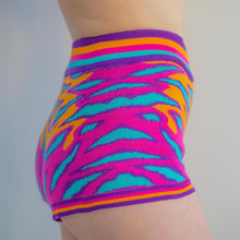 Load image into Gallery viewer, SEA DRAGON KNIT HOTPANTS