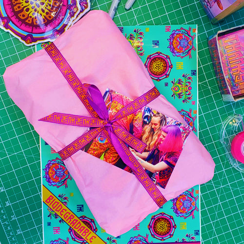 GIFT WRAPPING